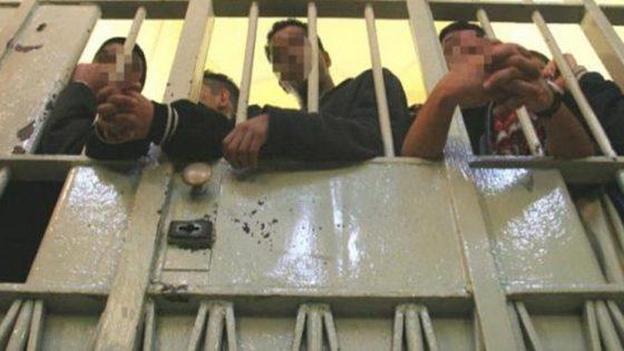 – الكثافة في السجون: 1.93 مترا مربعا للنزيل