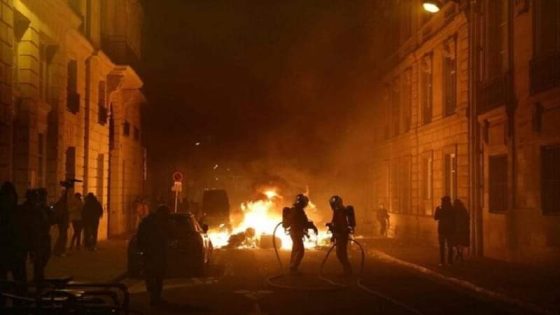 وزير الداخلية الفرنسي يعلن عن توقيف 457 شخصا وإصابة 441 شرطيا بفرنسا