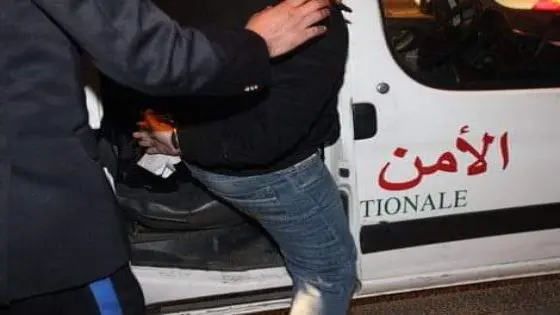 أمن الدار البيضاء : توقيف سائق طاكسي متهم باخطتاف زبونة وعرضها للسرقة والخطر