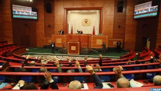 الداخلية تُمرّر تعديلات واسعة على قوانين الأحزاب والانتخابات في خطوة لتعزيز الحكامة السياسية