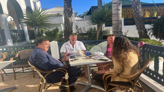 أكادير : المجلس الجهوي للسياحة وجمعية الصناعة الفندقية بسوس ماسة يقومان بزيارة للاطمئنان على السياح الأجانب الذين تعرضوا لاعتداء بالسلاح الابيض بكورنيش المدينة