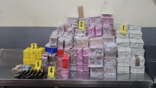 ميناء الدار البيضاء : إحباط عملية تهريب دولية لأزيد من 8 قناطير من مخدر الشيرا