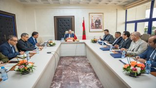 أمزازي يقود إصلاح منظومة النقل بأكادير الكبير: استثمارات تفوق مليار درهم وإطلاق وشيك لحافلات BHNS