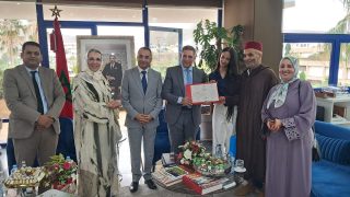 والي جهة سوس ماسة يستقبل صاحبة أعلى معدل في البكالوريا بالجهة ويشيد بتفوقها الاستثنائي