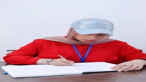 نور أنس طيارة.. ماذا يحدث حين تقرر شابة أن تفكر بصوت عالٍ؟