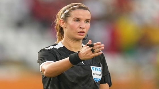 بشرى كربوبي.. صافرة مغربية تفتح صفحة جديدة من الملاعب الإسبانية