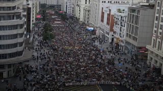 سانشيز يحل البرلمان الإسباني ويدعو إلى انتخابات مبكرة في 29 نونبر وسط تصاعد أزمة السكن