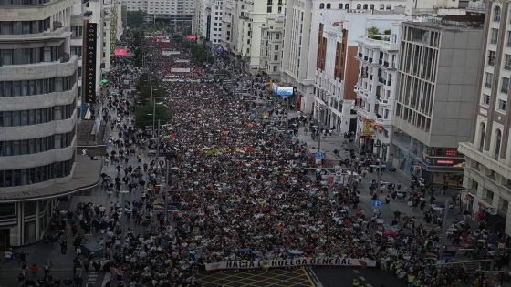 سانشيز يحل البرلمان الإسباني ويدعو إلى انتخابات مبكرة في 29 نونبر وسط تصاعد أزمة السكن